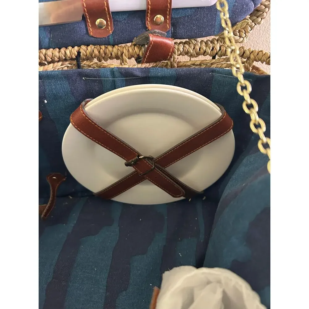 Vintage Wicker Picnic Basket with Dining Set